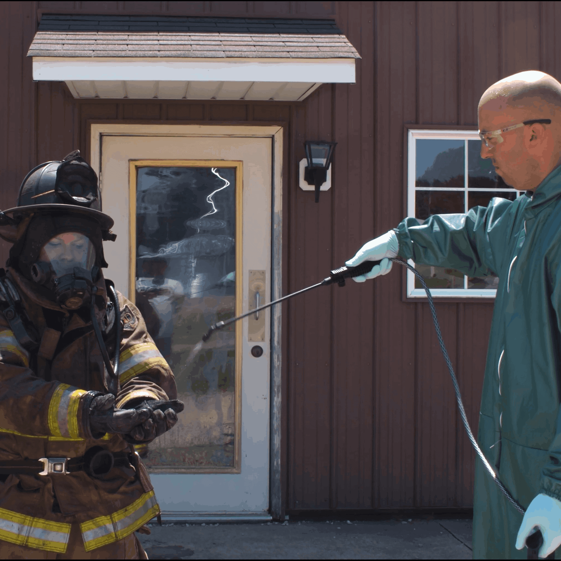 Wet-Mitigation-Rinse–Action-Shot